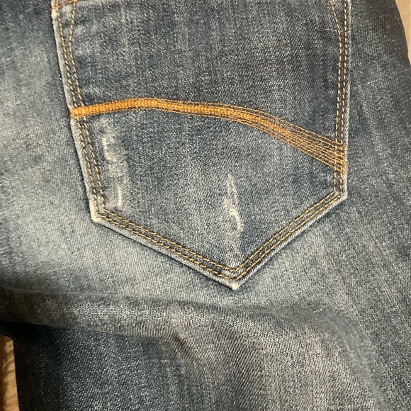 Driftwood Marilyn Lila Rose Embroidered Jeans 28 EUC - Picture 10 of 11